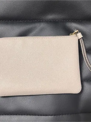 COACH White Leather Wristlet Wallet Card Holder Coin Purse Zip Up Vintage EUC thumbnail 3