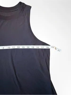 Vuori Energy Tank Top | Black | Women’s L thumbnail 10