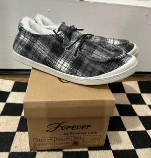 Forever Link Black and White Loafers Slip-Ons‎ thumbnail 1