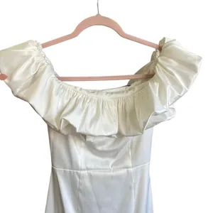 CHE BY CHELSEY White Satin Ruffled Off the Shoulder Bodycon Mini Dress‎ Size XS thumbnail 5