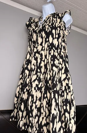 Time and Tru Black and Cream Printed Tiered Mini Dress thumbnail 1