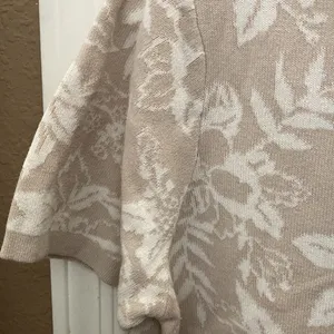 FINAL MARKDOWN Talbots Cream Floral Top medium thumbnail 3