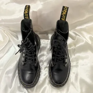 Dr. Martens Jadon Hi Polished Smooth Boots Leather Black 6 Platform Grunge Edgy thumbnail 4