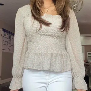 LE LIS Peasant Top Blouse M Floral Crop Long Sleeve Ruffle Boho Cottage Romantic thumbnail 2