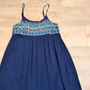 Romeo & Juliet Couture Navy Embroidered‎ Maxi Dress Spaghetti Straps Boho Medium thumbnail 2