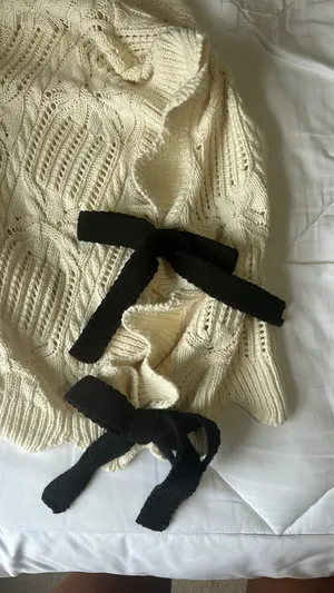 Entro Boutique Cream Sweater with Bows thumbnail 3