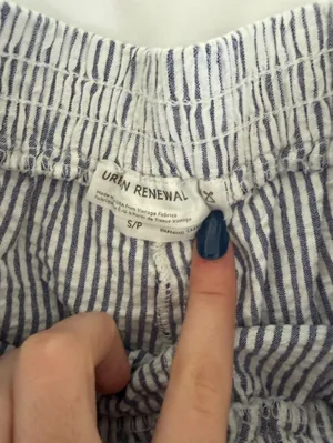 Urban Outfitters Striped Elastic-Waist Women’s Shorts - Navy/White thumbnail 2