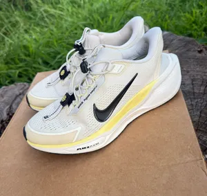 Nike Pegasus Easy On Road Running Shoes (Women's) size 8.5 thumbnail 1