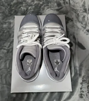 Air Jordan 11 Cool Gray Highs thumbnail 5
