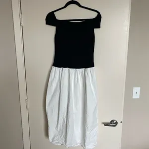 Off Shoulder Dress in classic white and black thumbnail 3