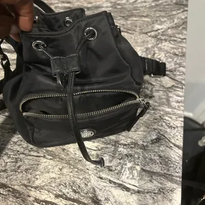 Tory Burch Black Logo Detail Bag thumbnail 14