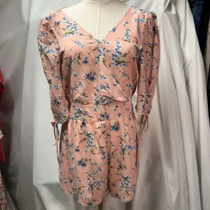 Le Lis Baby Pink‎ Floral Romper Womens Medium Rayon Open Back Short Sleeve thumbnail 2