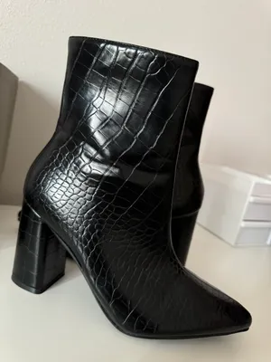 Black Heel Boots Size 6.5 thumbnail 1