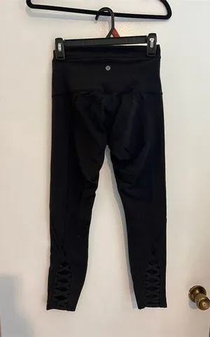 Lululemon Women's High Rise Black Leggings Ribbon Lattice Mesh Size 6 thumbnail 1
