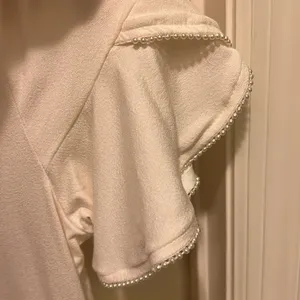 Apt. 9- Ivory Top thumbnail 3