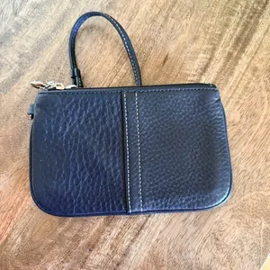 Coach‎ Wristlet Women Small Black Pebbled Leather Contrast Stitch Pouch Zip thumbnail 4