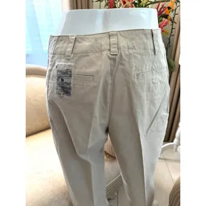 Uniqlo Cotton Chino Pants in Beige thumbnail 9