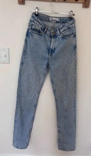 Zara Light Wash Straight Leg Jeans – Size 4 / 27 thumbnail 1