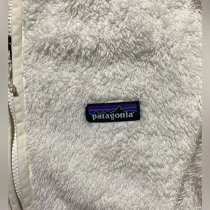 Patagonia white hooded 1/4 zip fleece thumbnail 2