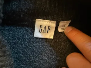 Gap sweater  thumbnail 2