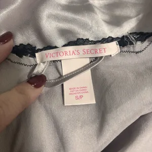 Victoria's Secret Silk And Lace Lingerie Bombshell Lilac Purple Robe Cover‎ Sz S thumbnail 8