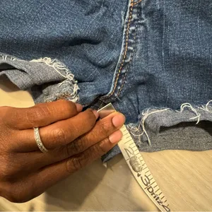 Levi’s 512 perfectly slimming cutoff denim shorts size 2 thumbnail 9