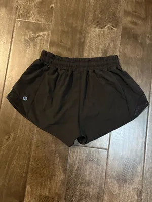 Lululemon Hotty Hot Shorts 2.5" Black thumbnail 2