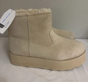 Time And Tru Women’s New! Beige Suede Platform Cozy Winter Boots Size 8 thumbnail 1