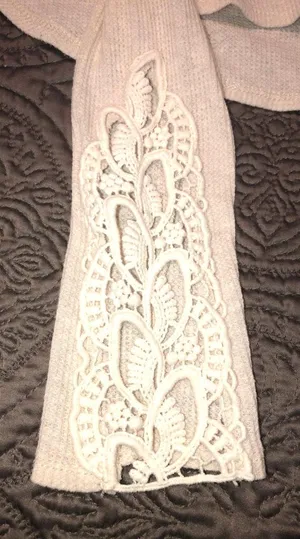 Hollister Long Sleeve thumbnail 2