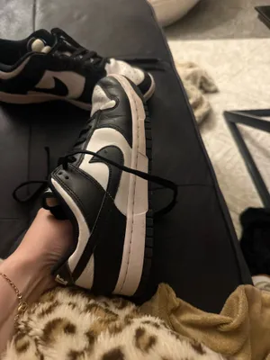 Nike Panda Dunks thumbnail 3