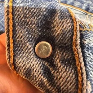 Vintage Levi's 550 Women's Relaxed Fit Tapered Leg Jeans Blue Denim‎ Size 12 thumbnail 8