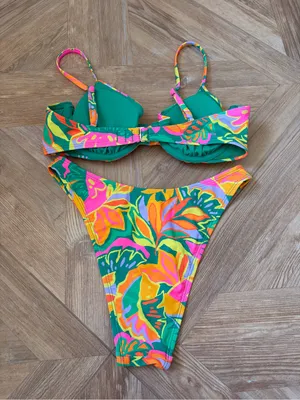Wild Fable Neon Tropical Underwire Bikini Top Cheeky Bottoms Size Small Vacation thumbnail 2