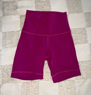 Lululemon Wunder Train High-Rise Shorts size 0 thumbnail 1