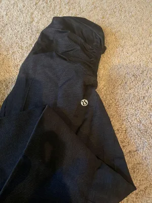 Lululemon Cropped Workout Pants thumbnail 5