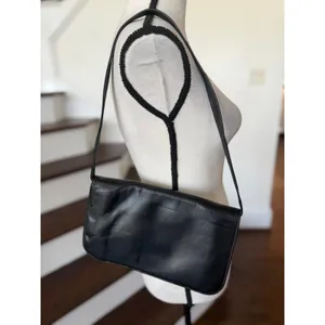 Vintage Minimalist 90s Black Leather Pleated Baguette Shoulder Bag 11x6 thumbnail 2