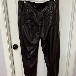 American Eagle Women’s‎ Dark Brown Faux Leather Cargo Pants Size 18 Stretch thumbnail 7