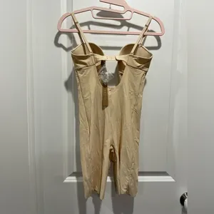 Skims Deep Plunge Shapewear Mid Thigh Bodysuit in Sand Size S thumbnail 8