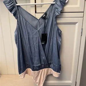 PAIGE womens Lunah Bodysuit V-back Thong Bodysuit Ruffled sleeve NWT 169$ thumbnail 4