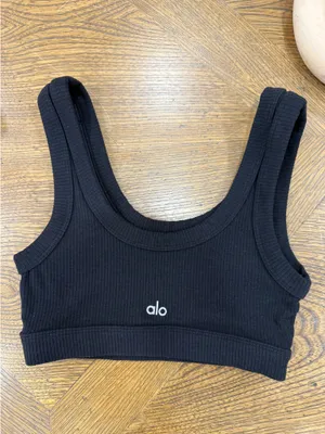 Alo Bra Yoga thumbnail 2