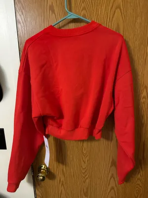 NWT Alo cropped acculade in bright red just dropped! thumbnail 3