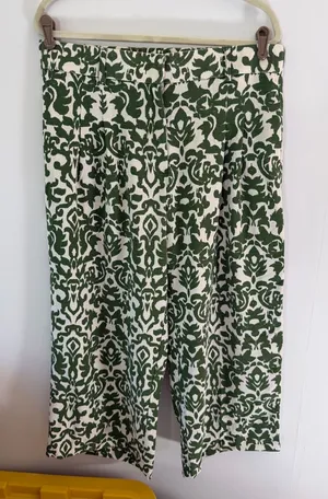 Cropped Wide-Leg Pants in Green and Cream Damask thumbnail 1