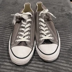 EUC Size 9 Mens Woman Size 11- Converse Chuck Taylor All Star High Line OX Gray thumbnail 4