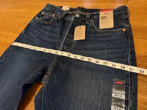 Levi's 501 Women's Straight Leg Blue Jeans size 29 x 32 thumbnail 9
