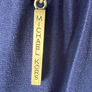 Michael Kors Blouse with elegant balloon sleeves elegant design on the neck thumbnail 2