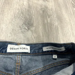 Denim Forum Aritzia Joni Mid Length Denim Jean Cotton Shorts Size 25 thumbnail 3