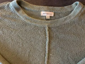 Green Light Weight Sweater Size M thumbnail 3