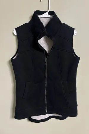 Betsey Johnson Performance Funnel Neck Scuba Vest Black Size Medium Sporty Chic thumbnail 1