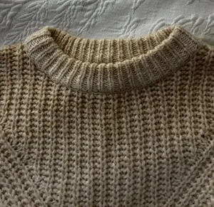 Sweater thumbnail 2