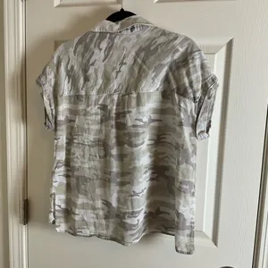 Sanctuary Camo Linen Blend Button Down Short Sleeve Shirt Large thumbnail 8
