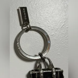 Coach Rare Vintage Collectors Find 3D Gallery Black Tote Keychain thumbnail 7